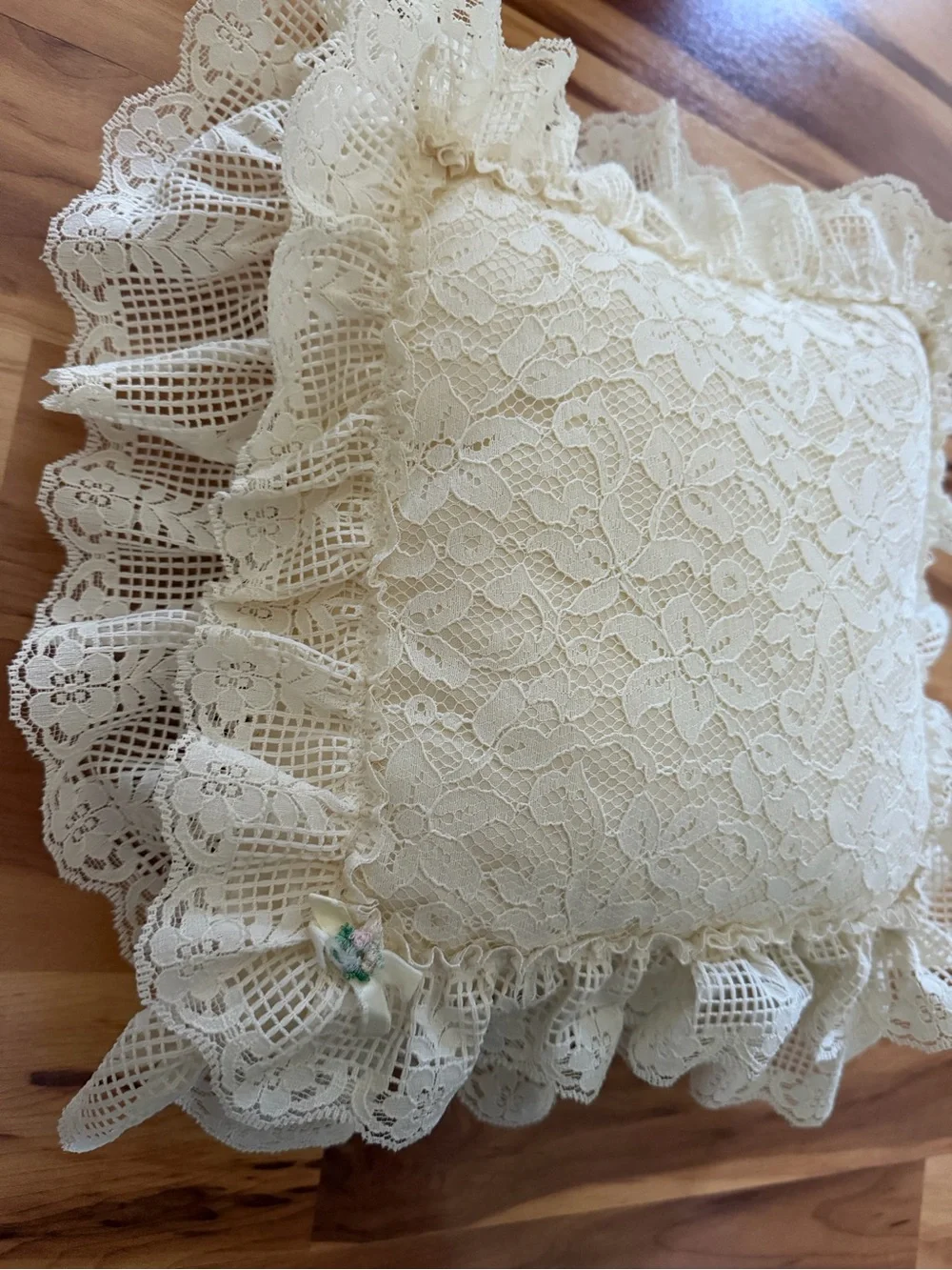 N/A elegant cream